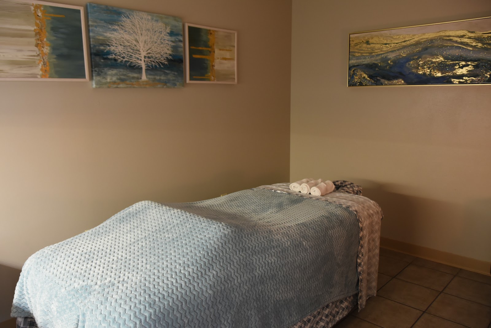 Mane Attraction Salon and Day Spa nail photo 7