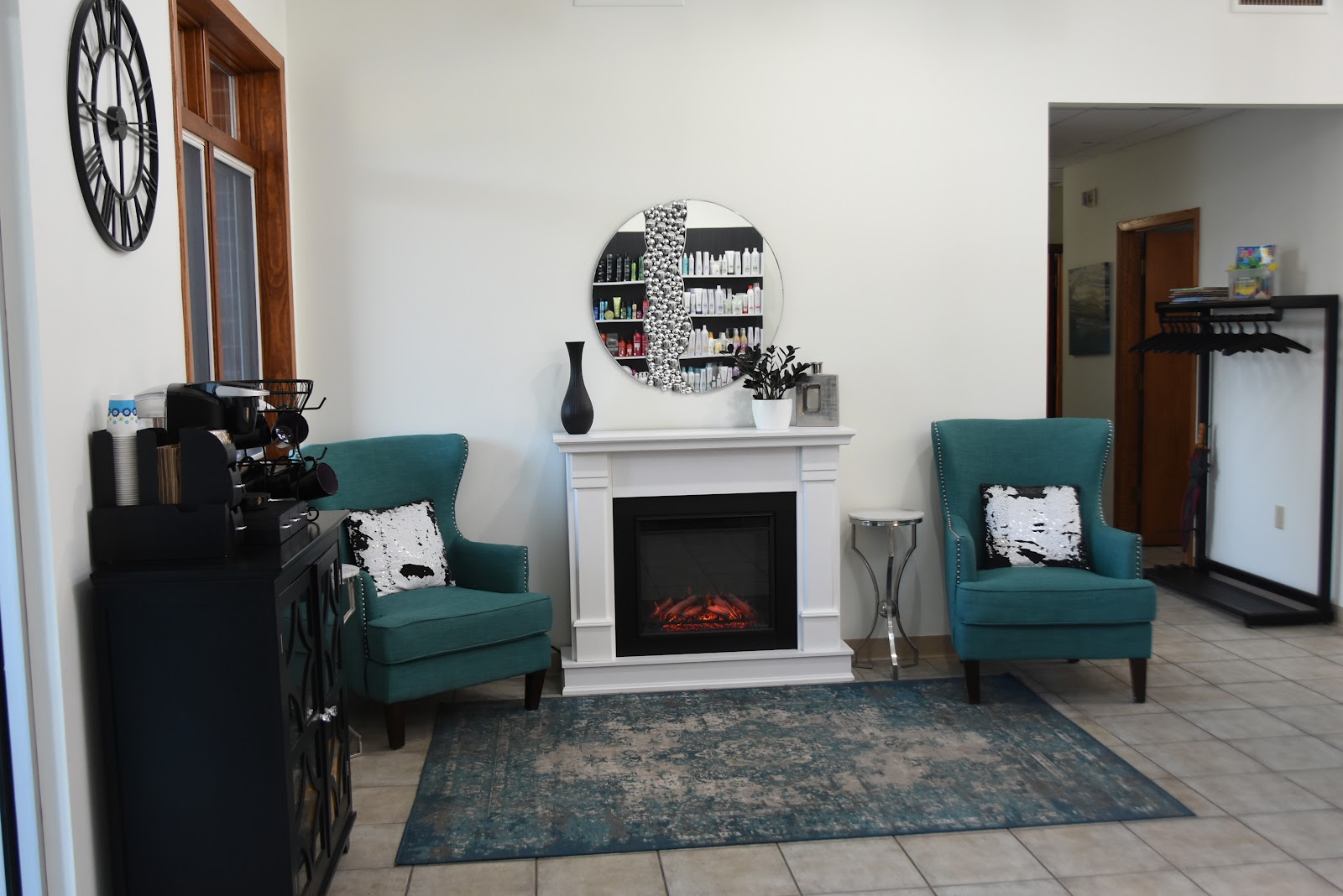 Mane Attraction Salon and Day Spa nail photo 8